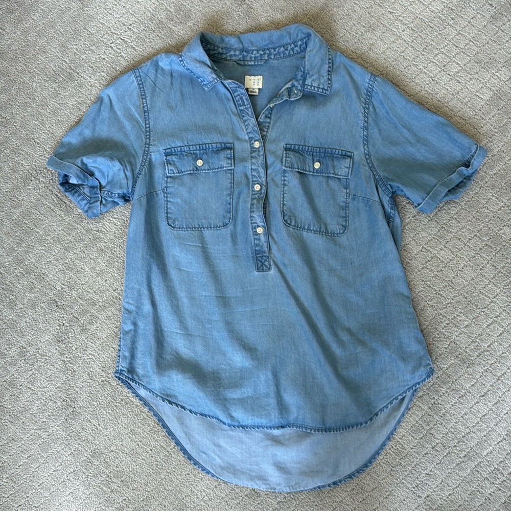 Short sleeve button up denim shirt